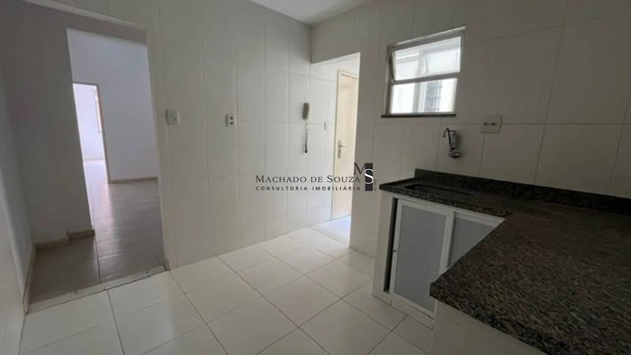 One-bedroom apartment with a mountain view in Rio de Janeiro — photo 4