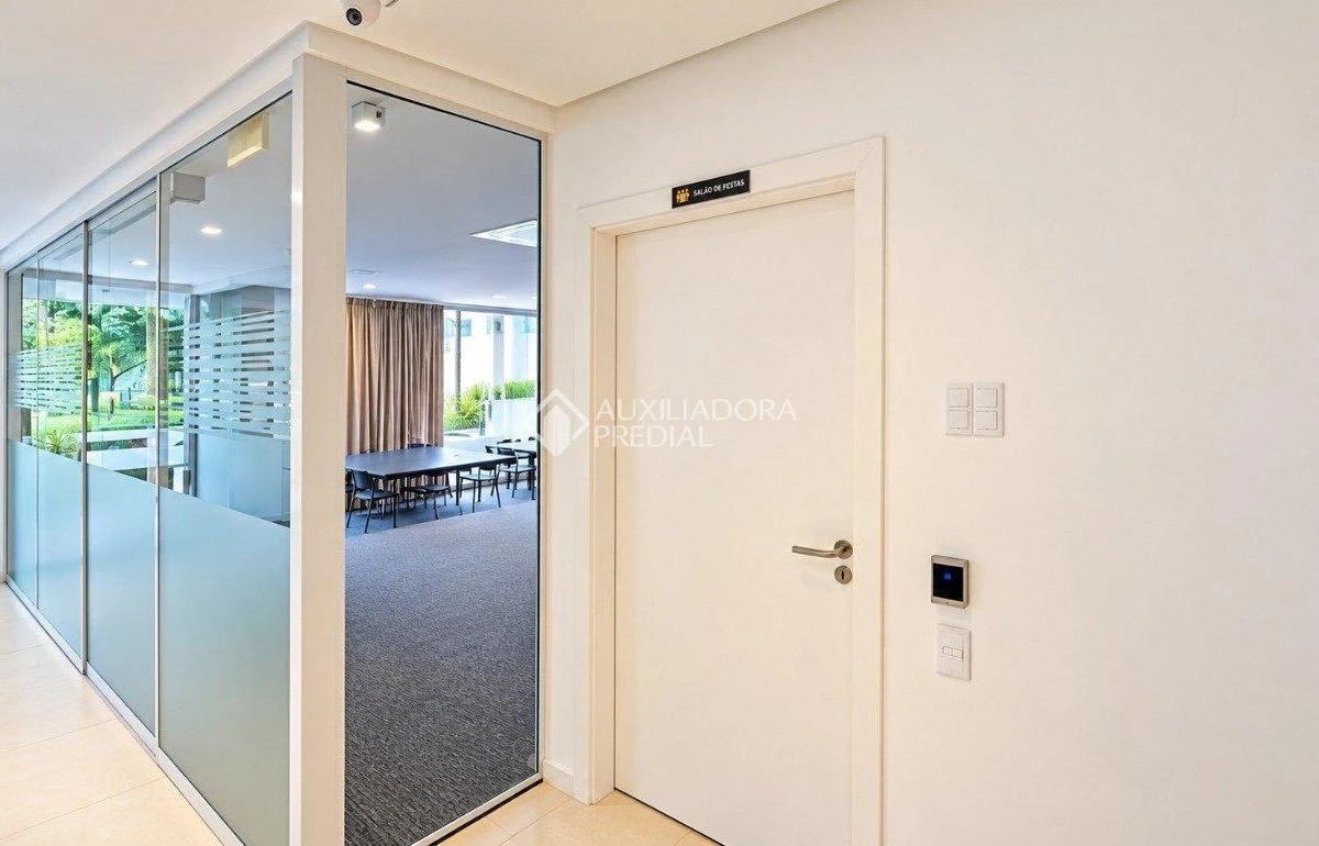 3-bedroom apartment with a park view in Florianópolis — photo 19