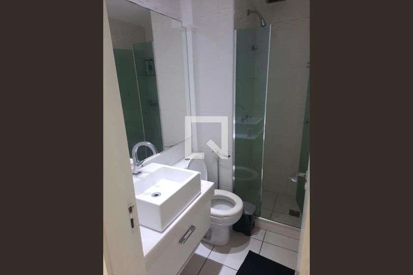 Apartamento mobiliado com 3 quartos e 2 banheiros — photo 2