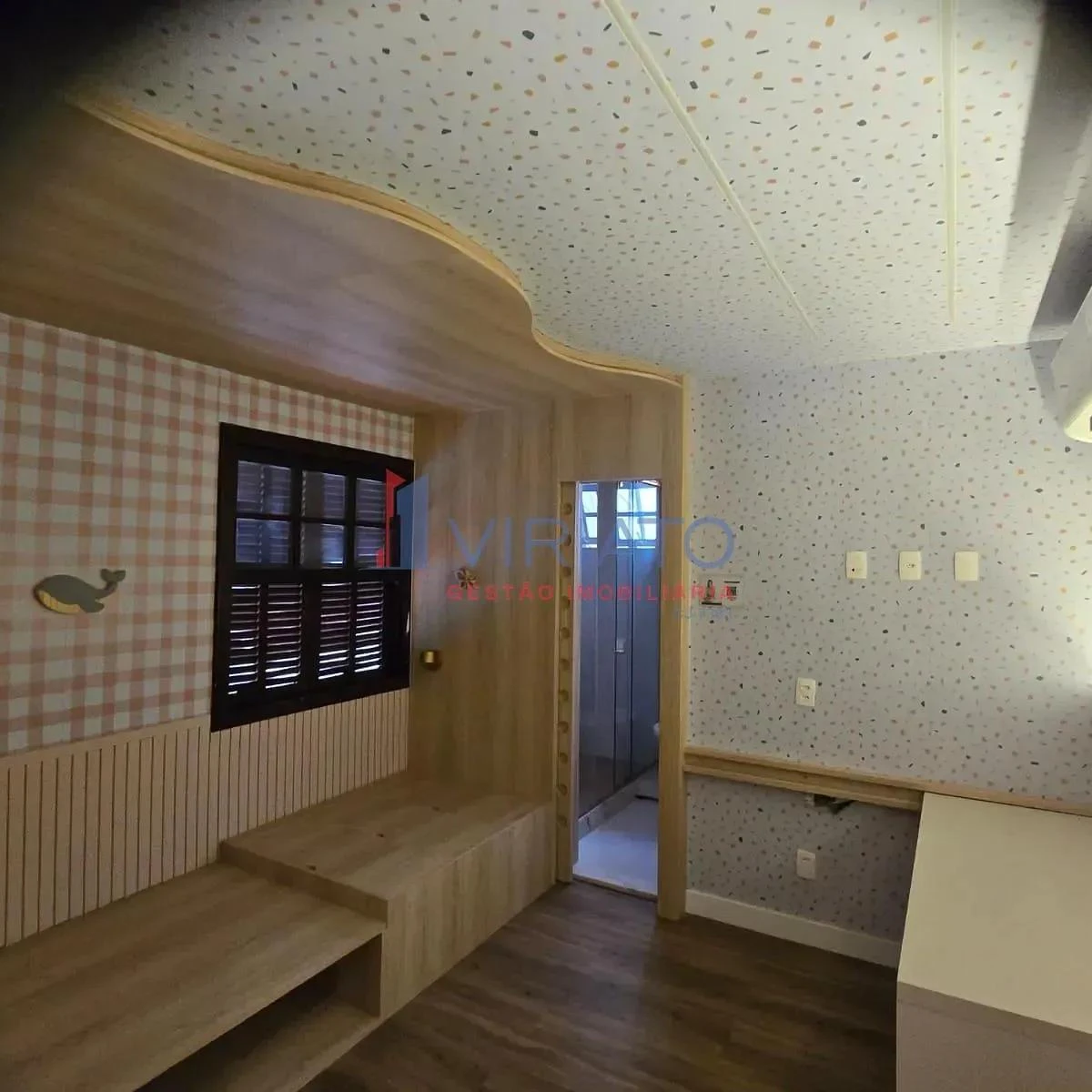 House with 4 bedrooms and a built-in balcony grill — photo 34