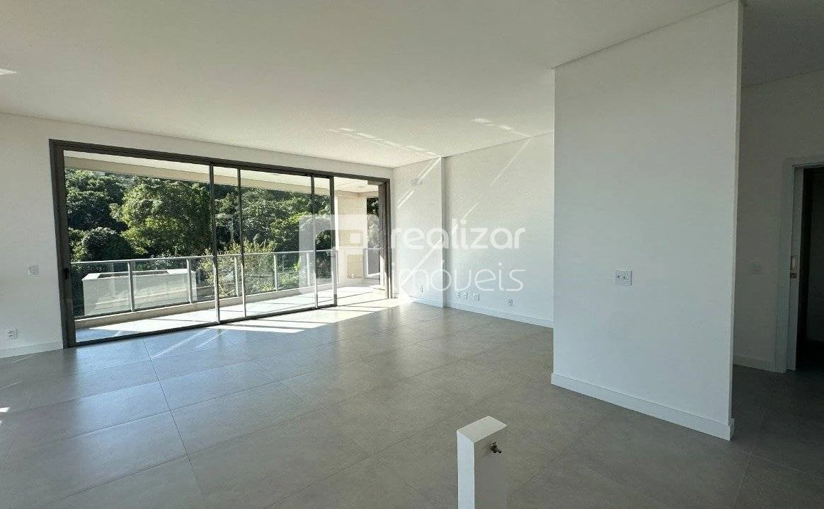 3-bedroom apartment with a water view in Florianópolis — photo 5