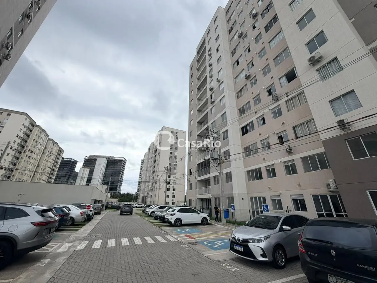 2-bedroom apartment in a building with a gym — photo 28