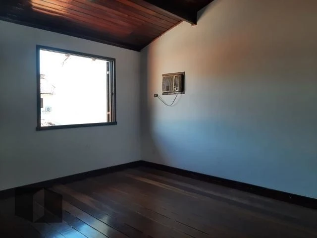 Duplex house 602 m² with 3 parking spaces and grill — photo 2