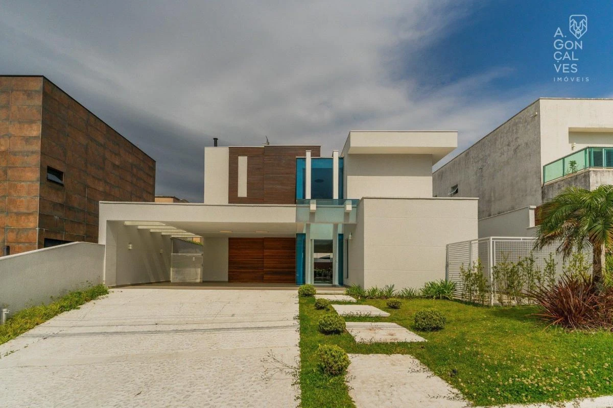 Furnished house with 3 en-suite bedrooms and balconies — photo 19