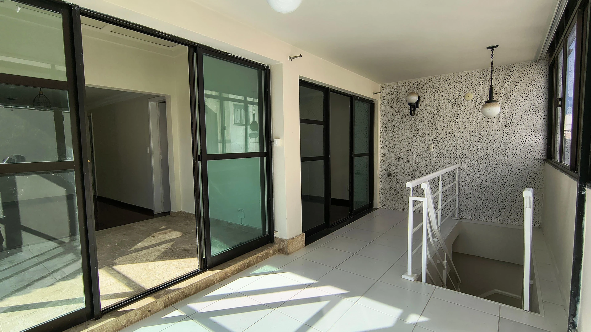 Apartment with 3 en-suite bedrooms and 5 baths, 2 parking — photo 35