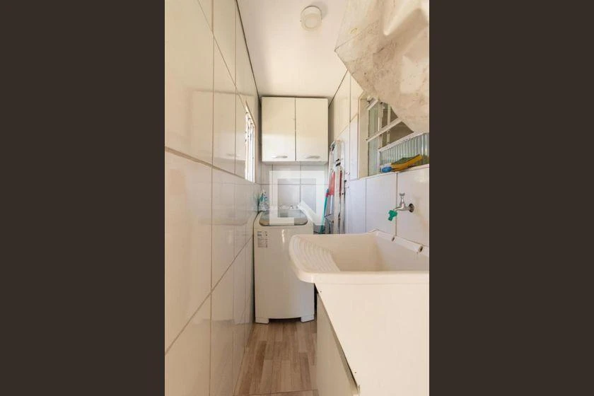2-bedroom apartment with a washing machine in Curitiba — photo 13