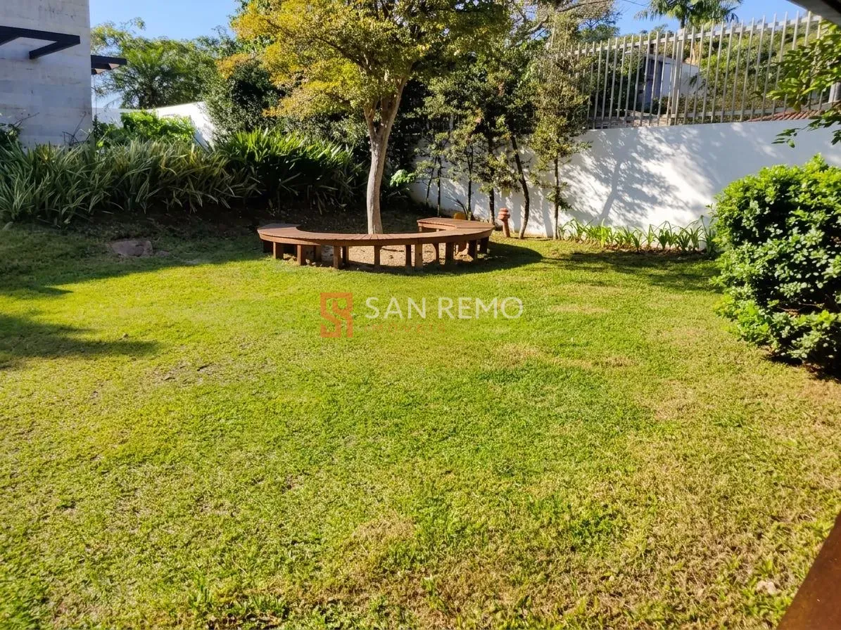 5-bedroom house with a bathtub in Florianópolis — photo 17