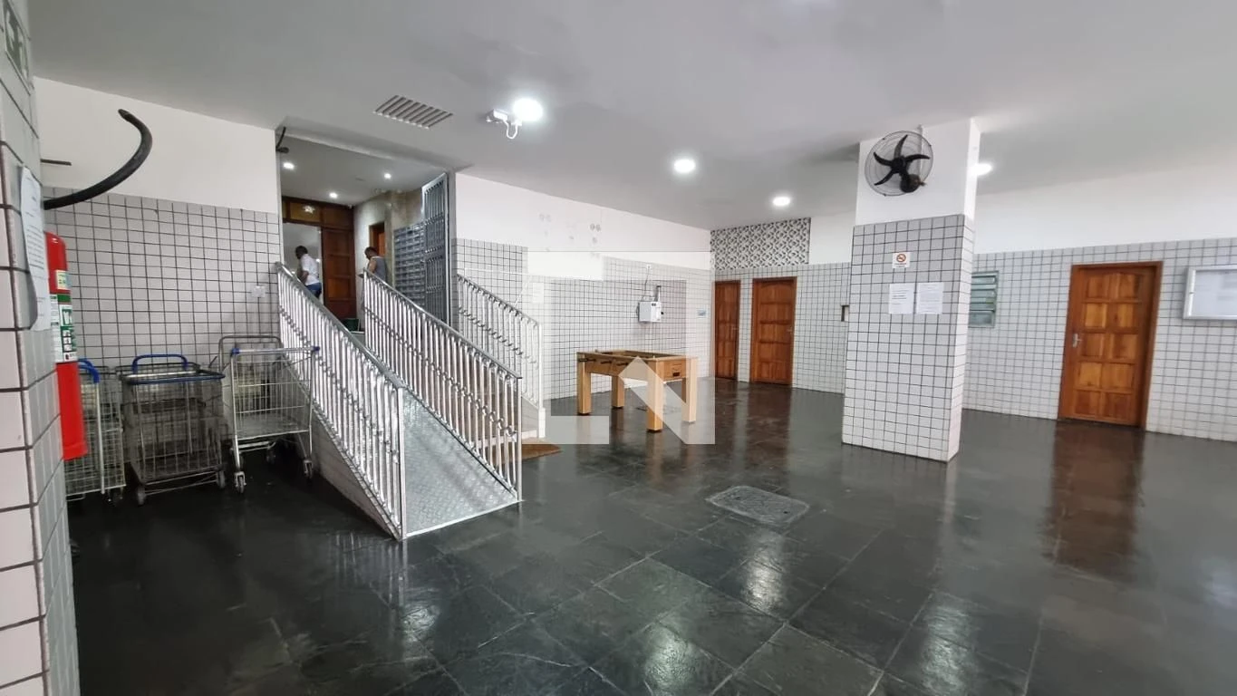 Wood or laminate floors in a 3-bedroom apartment, 85 m² — photo 35