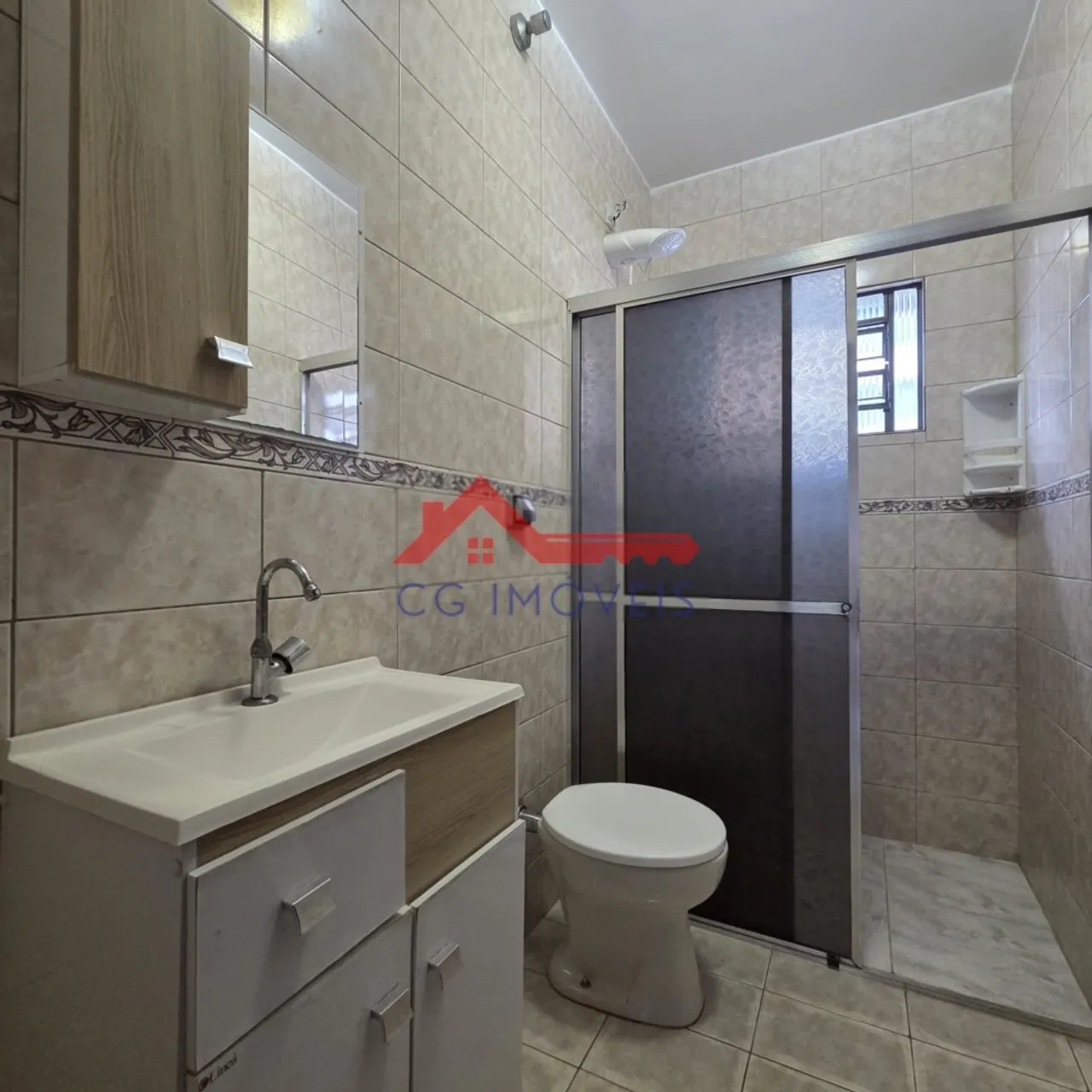 Unfurnished house with 3 bedrooms and a glass shower — photo 8