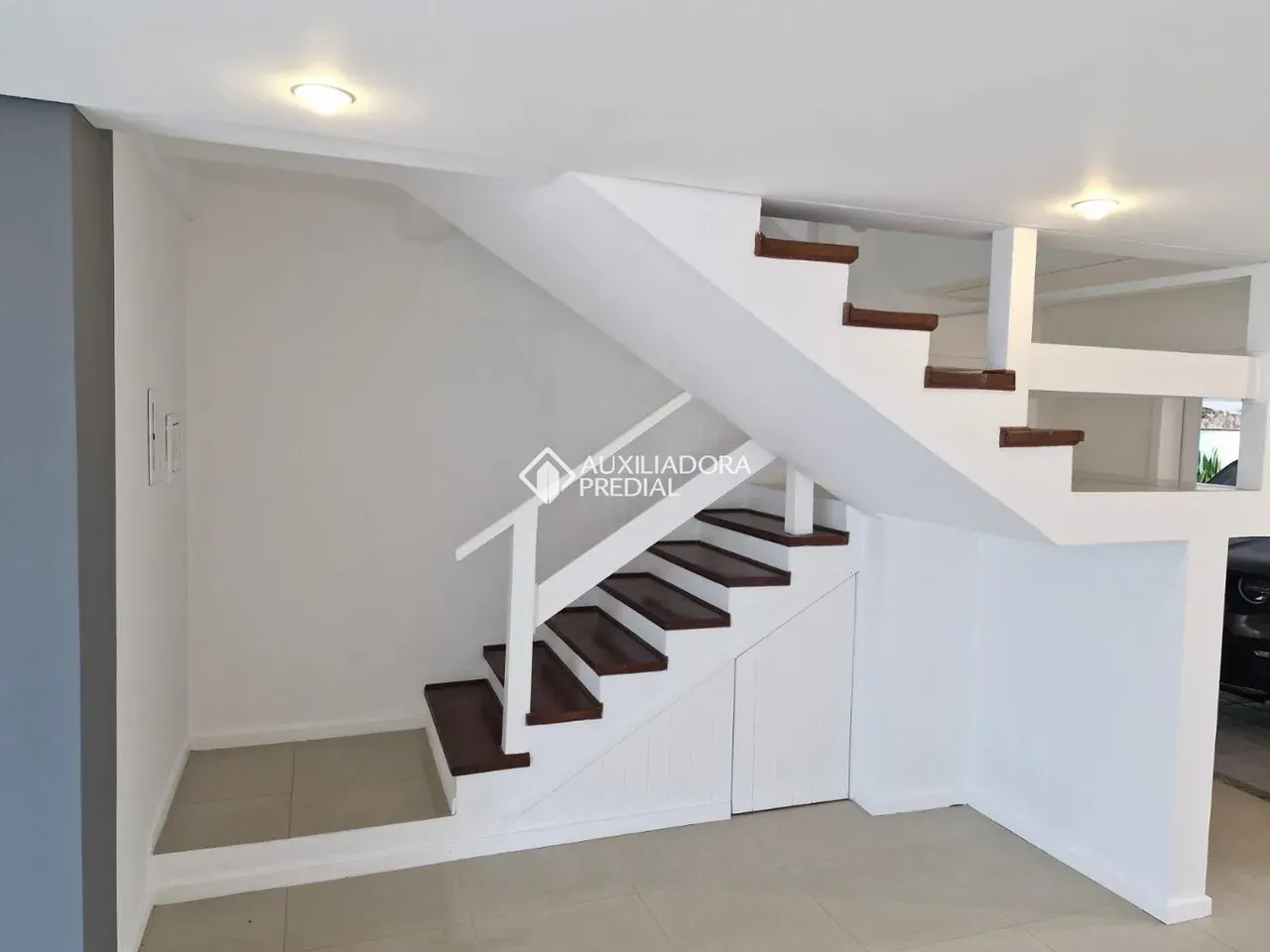 4-bedroom house with a fireplace in Florianópolis — photo 13