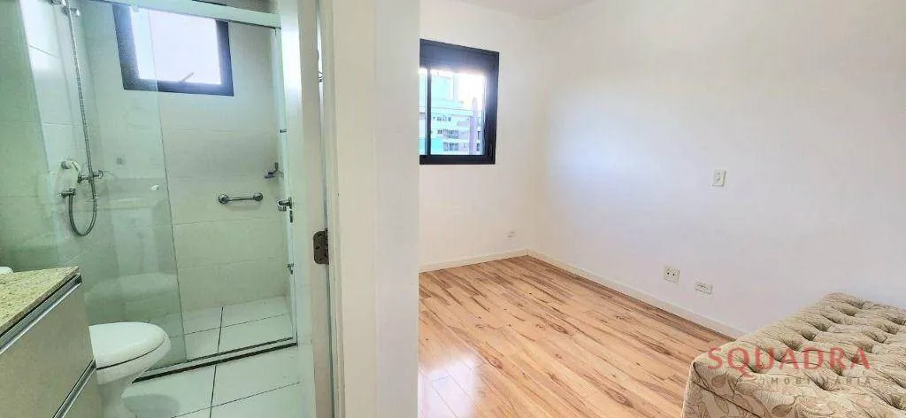 2-bedroom apartment with suite and glassed balcony — photo 17