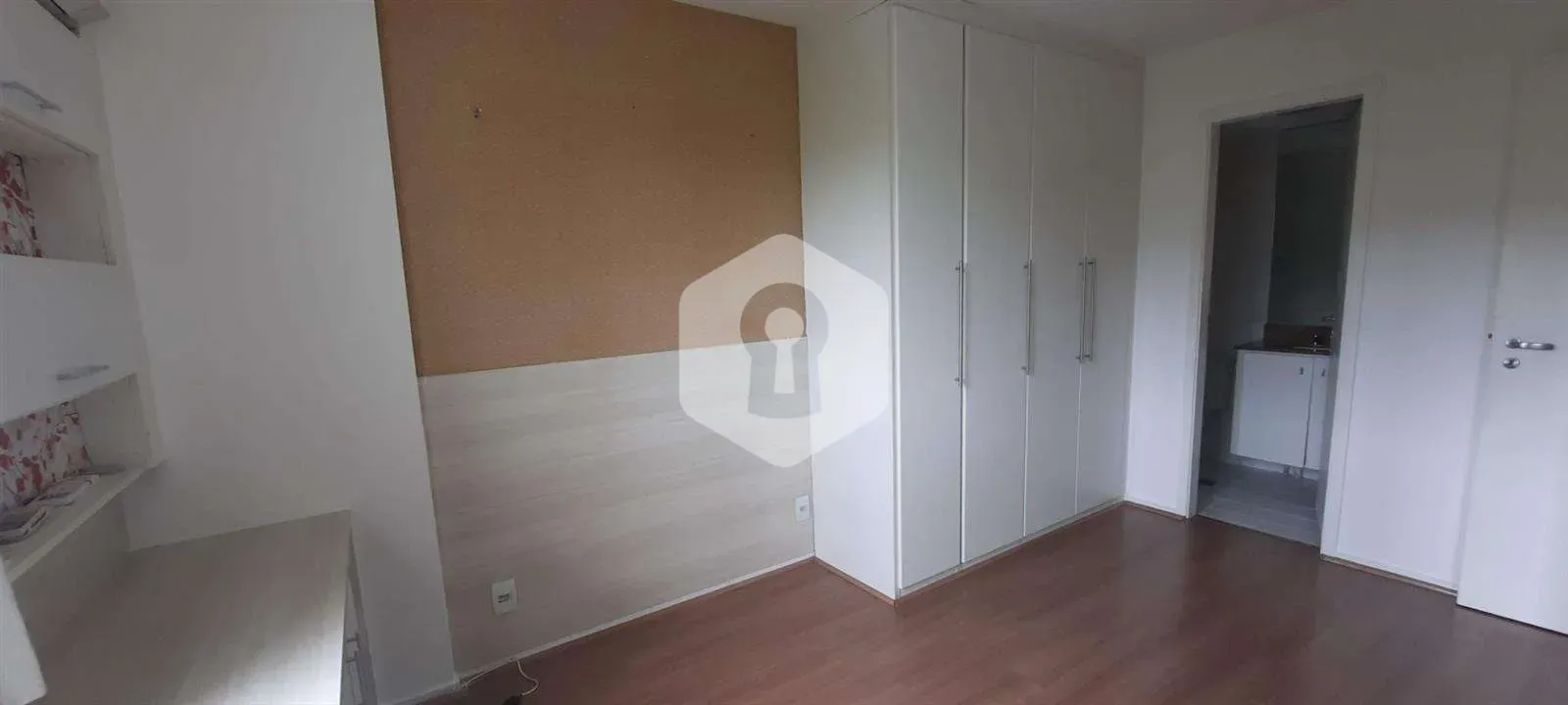Apartamento de 2 quartos com varanda envidraçada — photo 22
