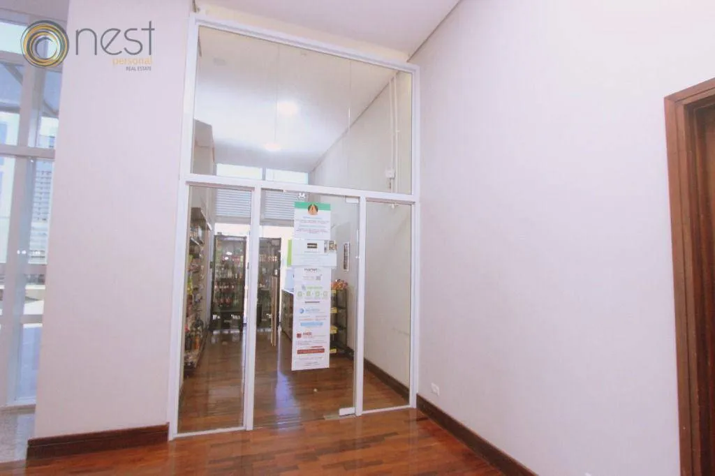 1-bedroom apartment with a washing machine and 65 m² — photo 19