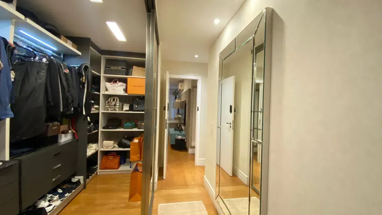 Apartamento de 256 m² com 4 suítes e 5 banheiros — photo 26