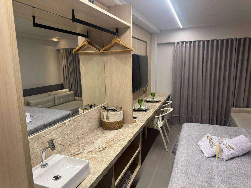 1-bedroom apartment with en-suite and 1 parking space — photo 2