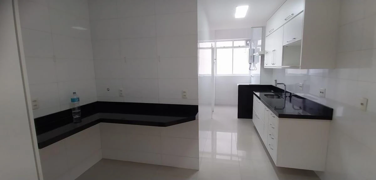 2-bedroom apartment with a mountain view — photo 8