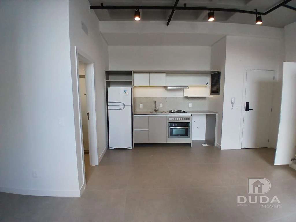 Apartamento de 1 quarto com cozinha aberta e 1 vaga — photo 3