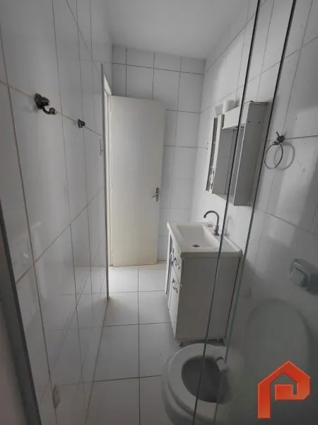 Apartamento con 2 dormitorios y cocina cerrada con cocina a gas — photo 16