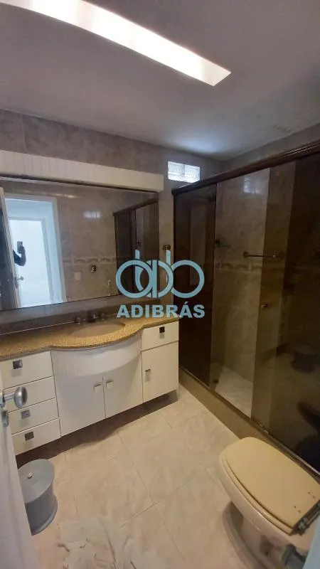 86 m² apartment with a home office and a walk-in closet — photo 17