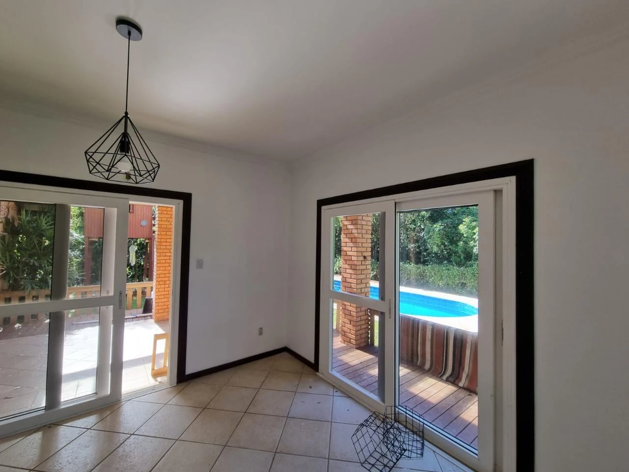 Casa de 244 m² con piscina privada y bañera — photo 11