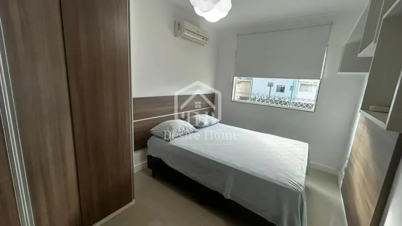 House with 4 bedrooms and an open-plan kitchen — photo 11
