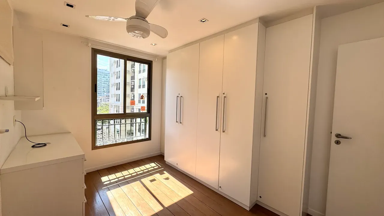 Apartment on the 3rd floor with floor-to-ceiling windows — photo 27