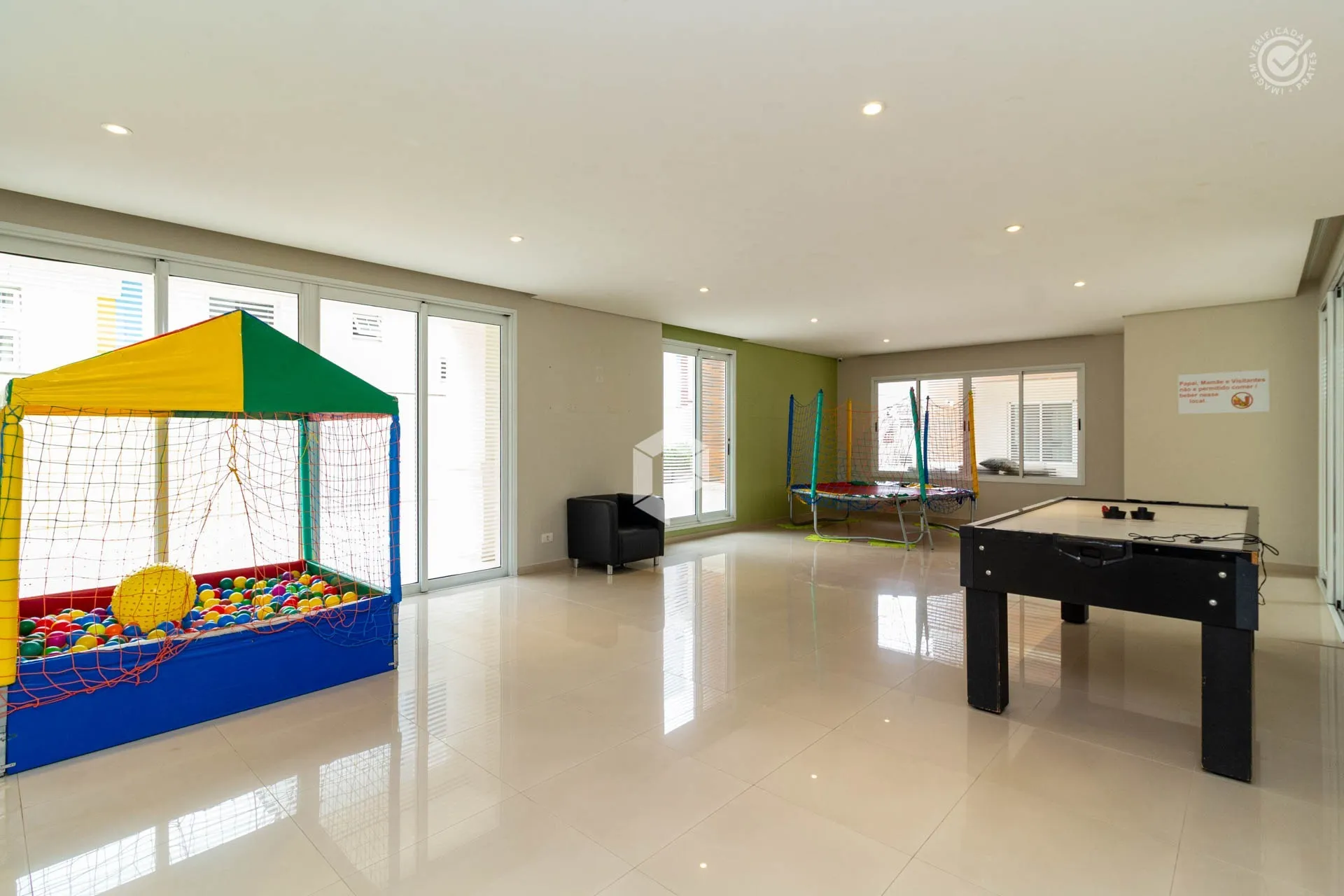 3-bedroom apartment with a glazed enclosed balcony — photo 28