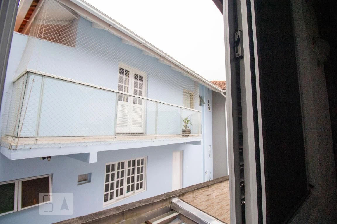 House with 3 bedrooms and a private garden — photo 46