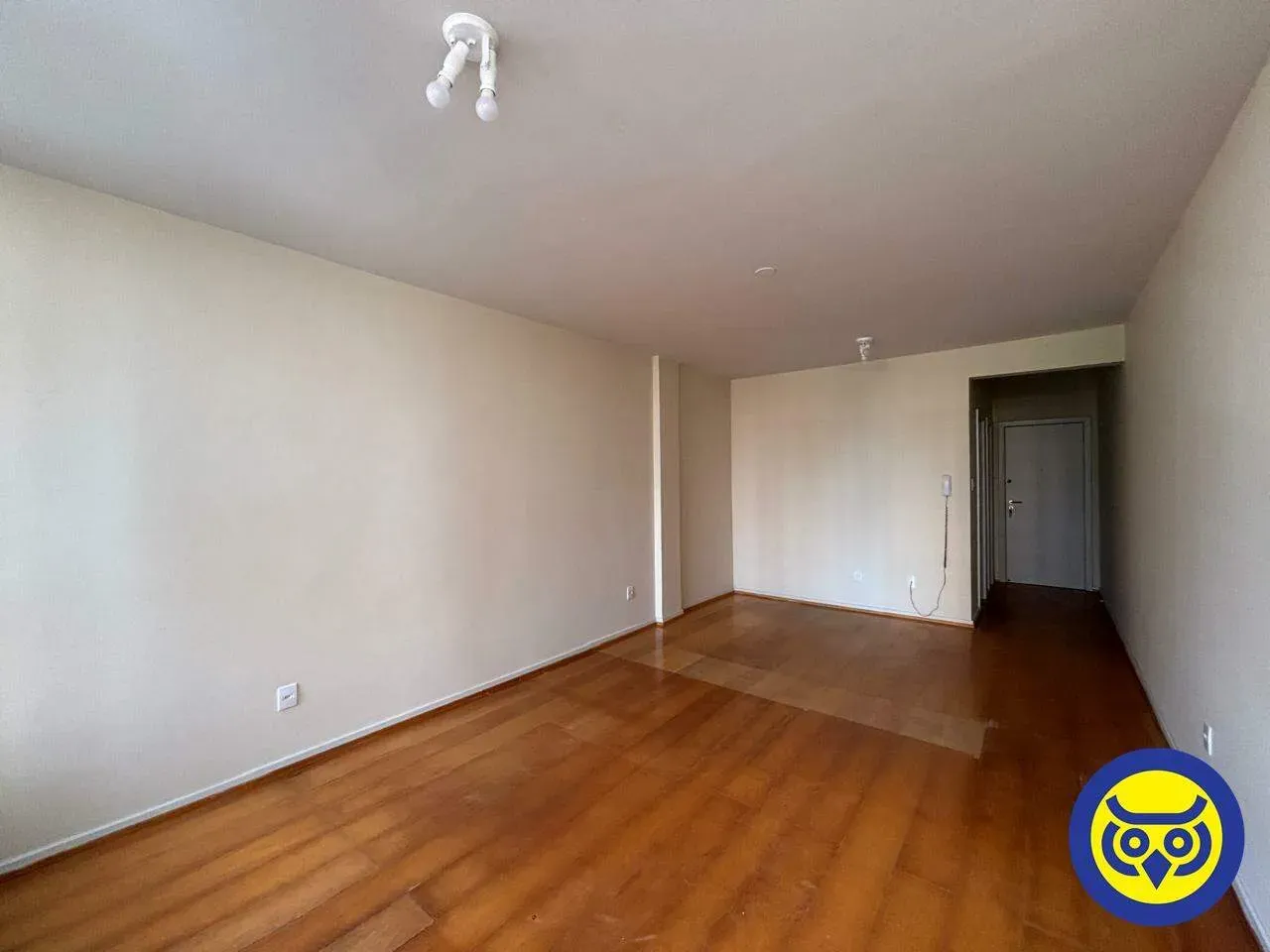 Departamento de 1 dormitorio con piso de madera o laminado — photo 10