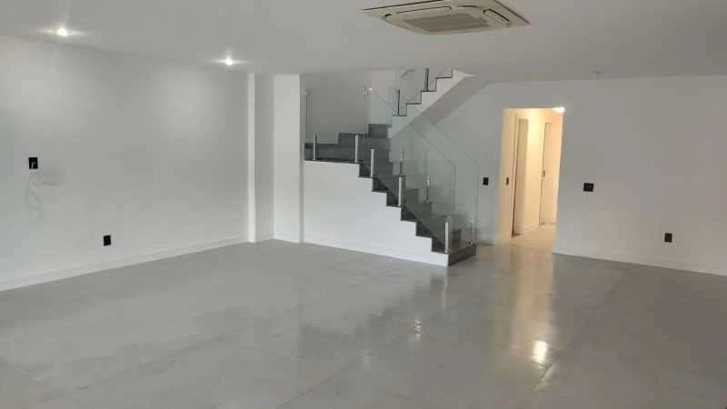 Duplex house with 4 en-suite bedrooms and 400 m²