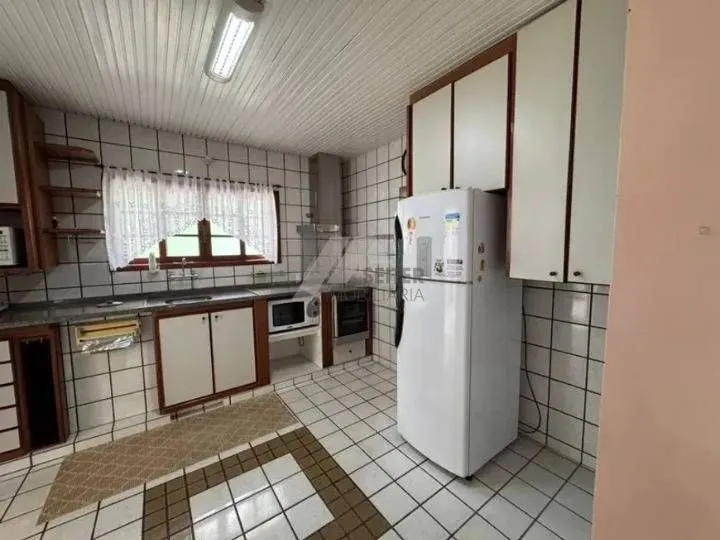 Casa amueblada con 5 dormitorios y 480 m² — photo 2