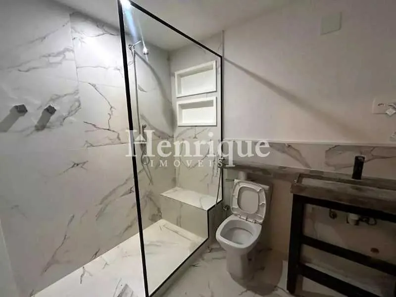 Apartment, 170 m², with wood or laminate floors — photo 14