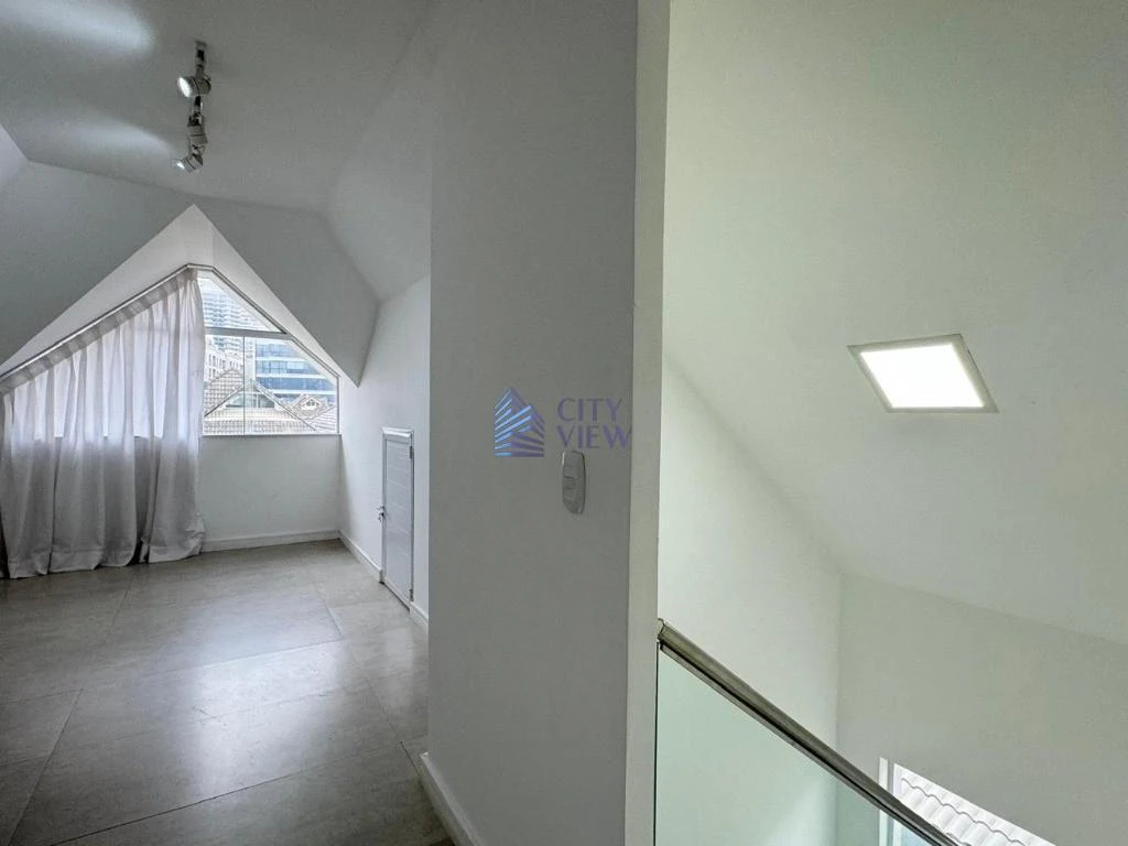 House with 5 bedrooms and 360 m² plus 4 parking spots — photo 47