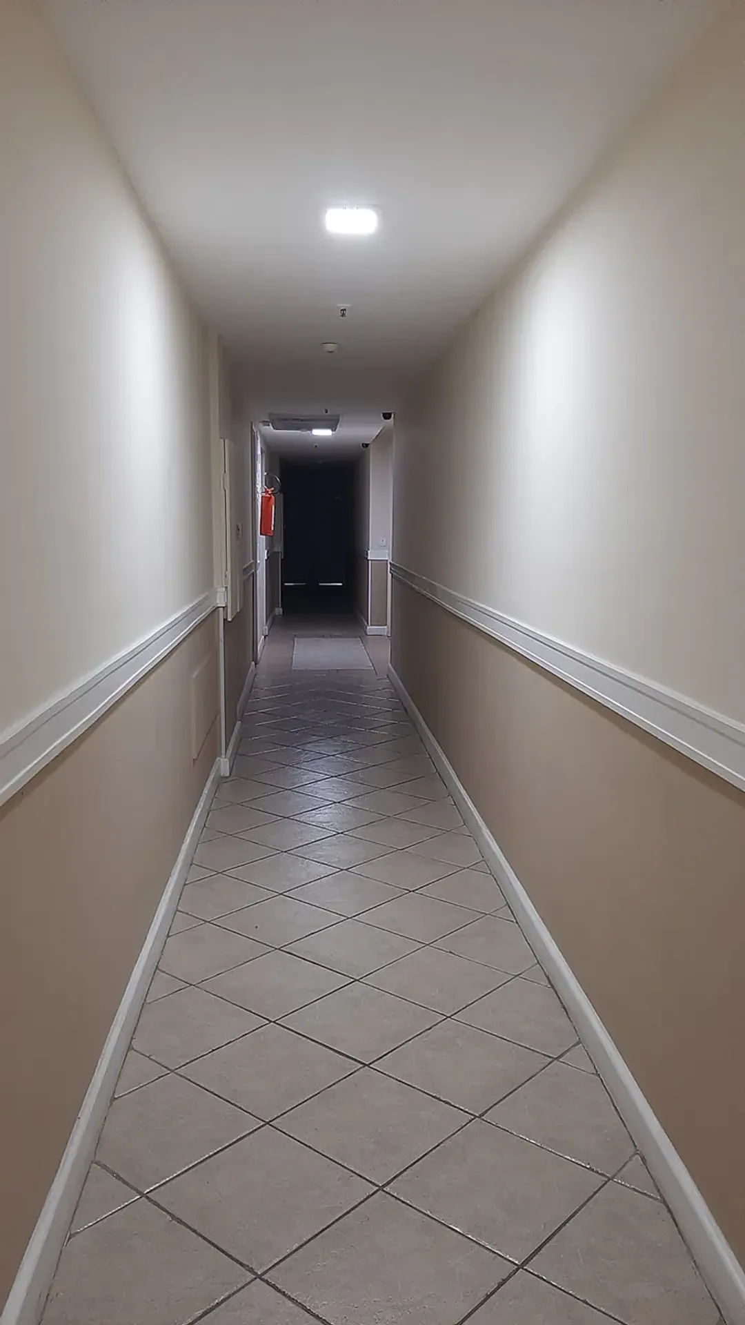 Apartamento de 2 quartos em condomínio com piscina — photo 5