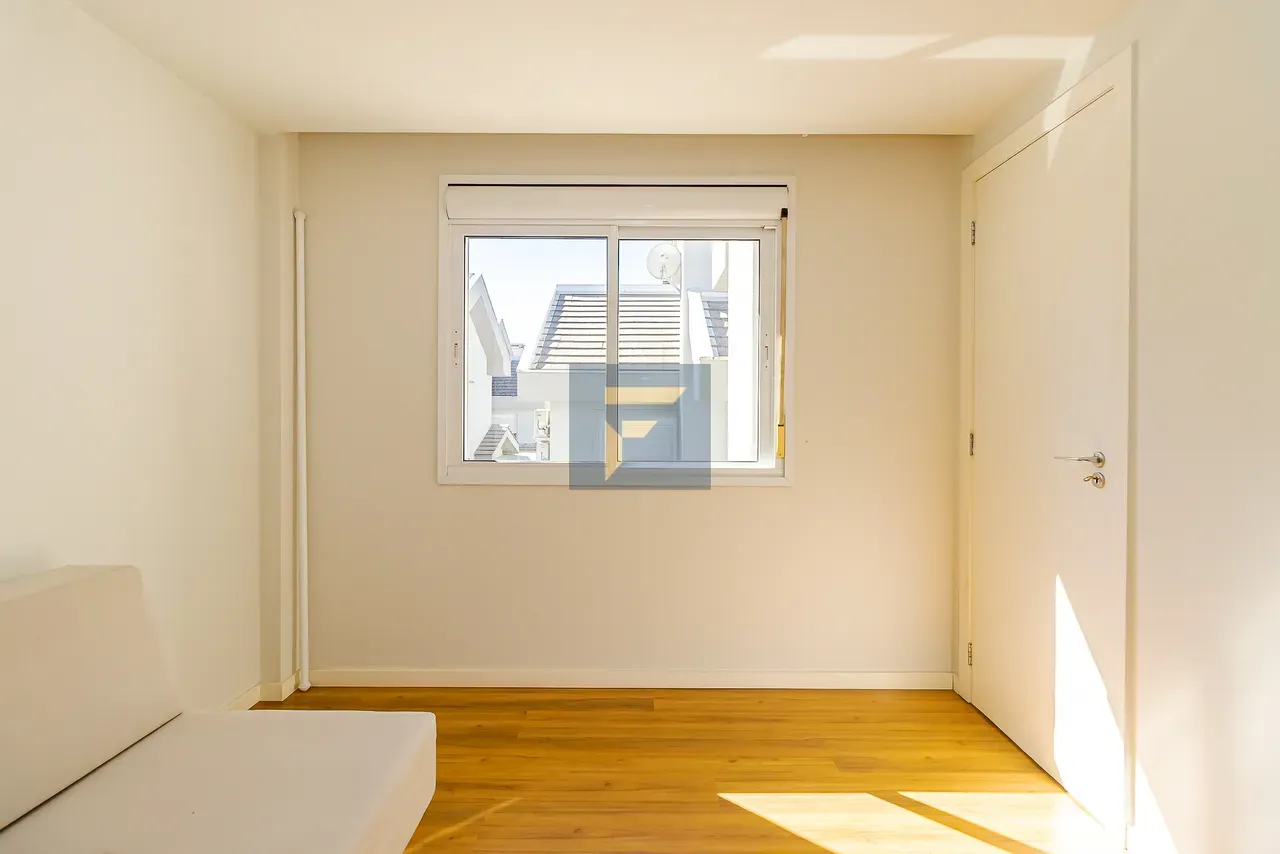 Furnished 140 m² house with 4 bedrooms and open-plan kitchen — photo 38