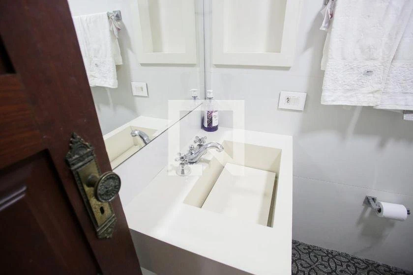 Furnished 400 m² house with 4 bedrooms and 4 bathrooms — photo 45