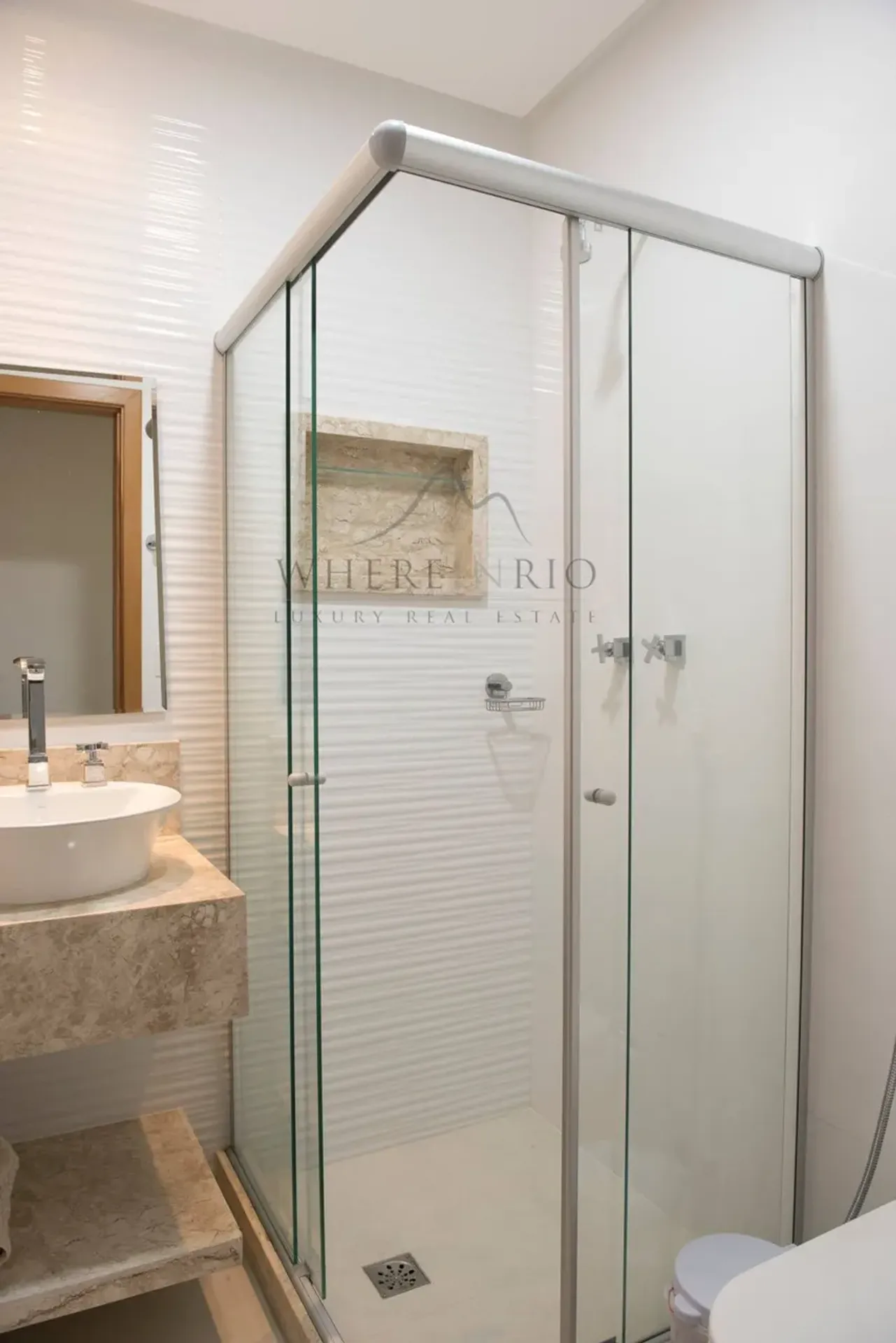Apartamento mobiliado reformado com 2 quartos e 3 banheiros — photo 22