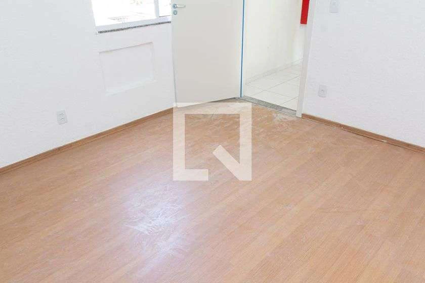 Unfurnished 2-bedroom apartment with 45 m² and wood floors — photo 25