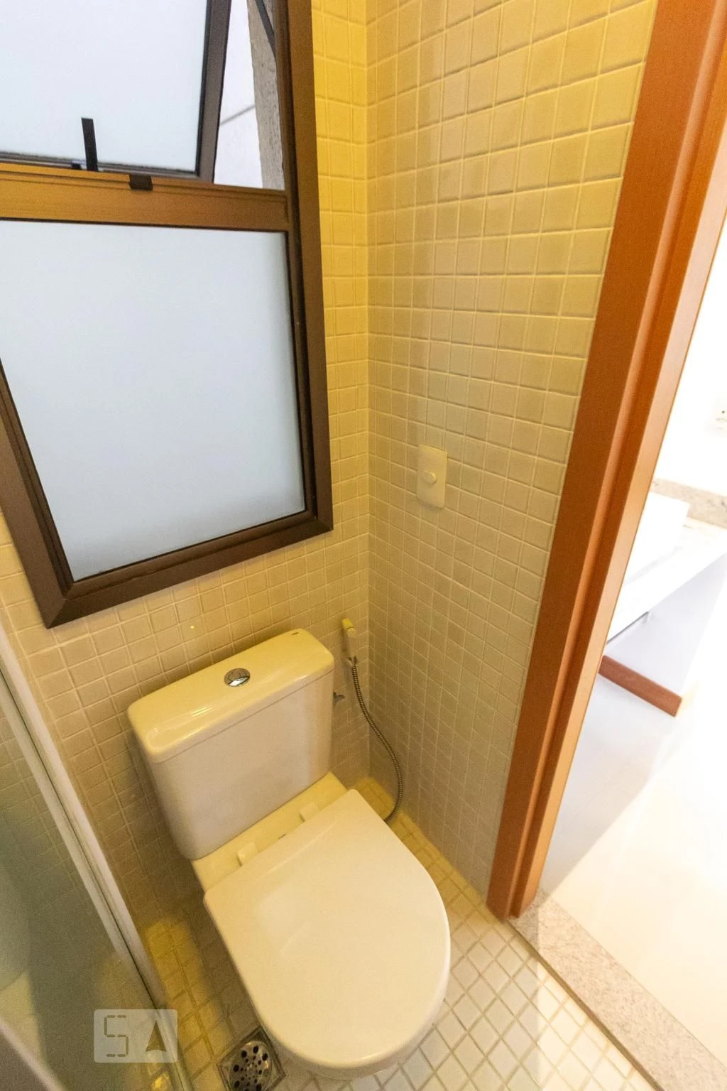 Furnished 1-bedroom apartment with private garden — photo 29