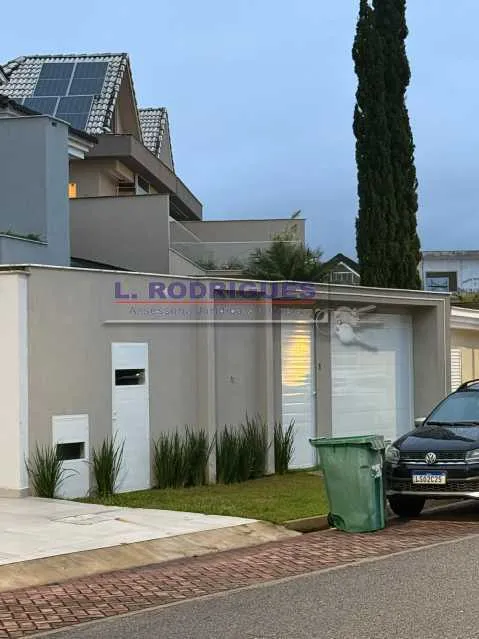 House with 5 bedrooms, 315 m², 3 parking spaces — photo 25