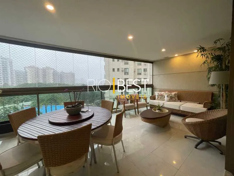 Apartamento de 4 quartos com cozinha integrada ao living — photo 4