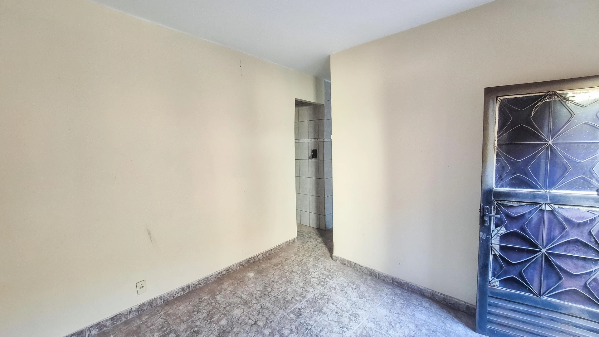 House with 2 bedrooms and a washing machine — photo 38