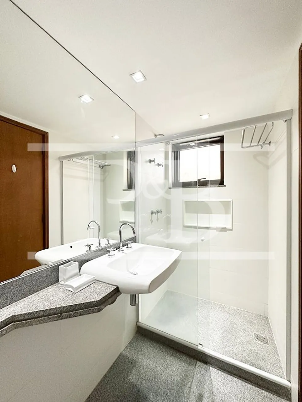 Furnished 2-bedroom apartment with 100 m² and 2 baths — photo 17