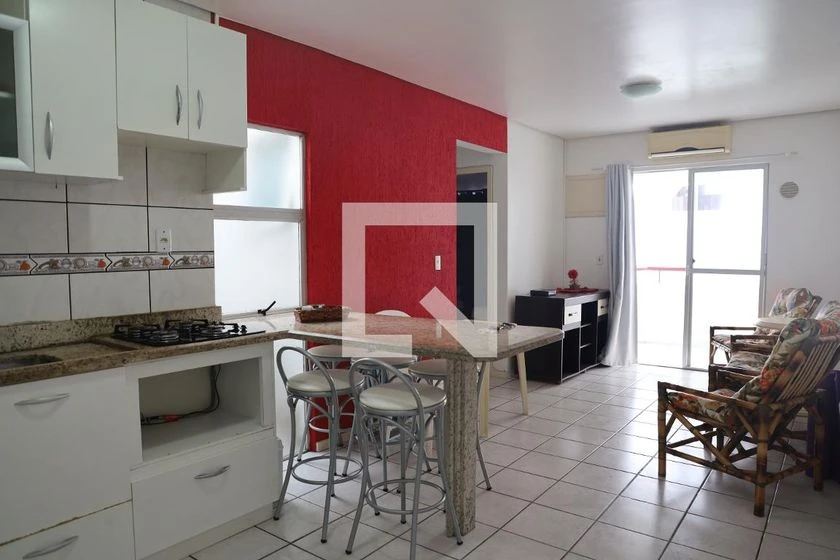 Apartamento mobiliado com 2 quartos e varanda — photo 2
