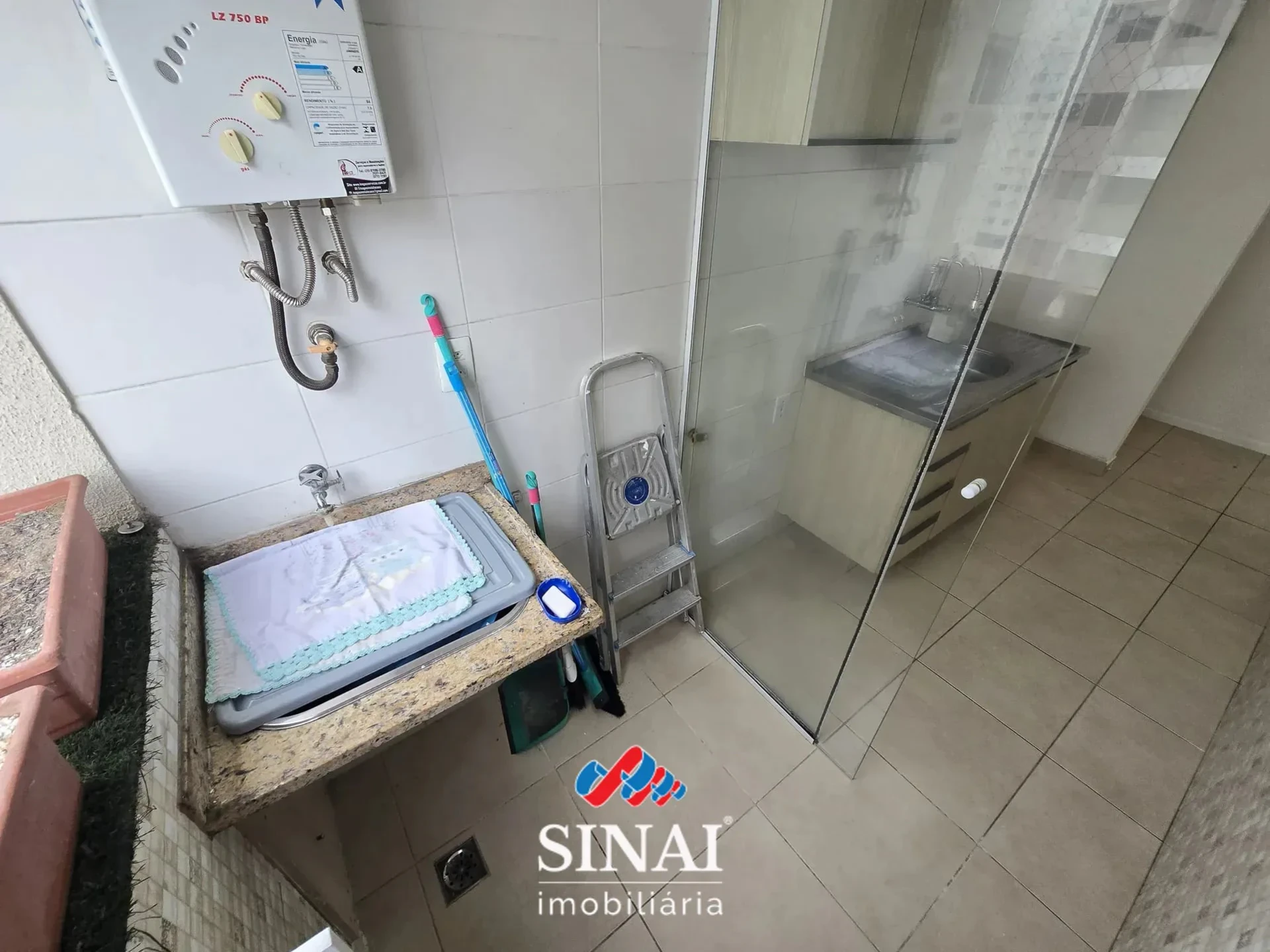 Apartamento de 2 quartos em condomínio com piscina — photo 5