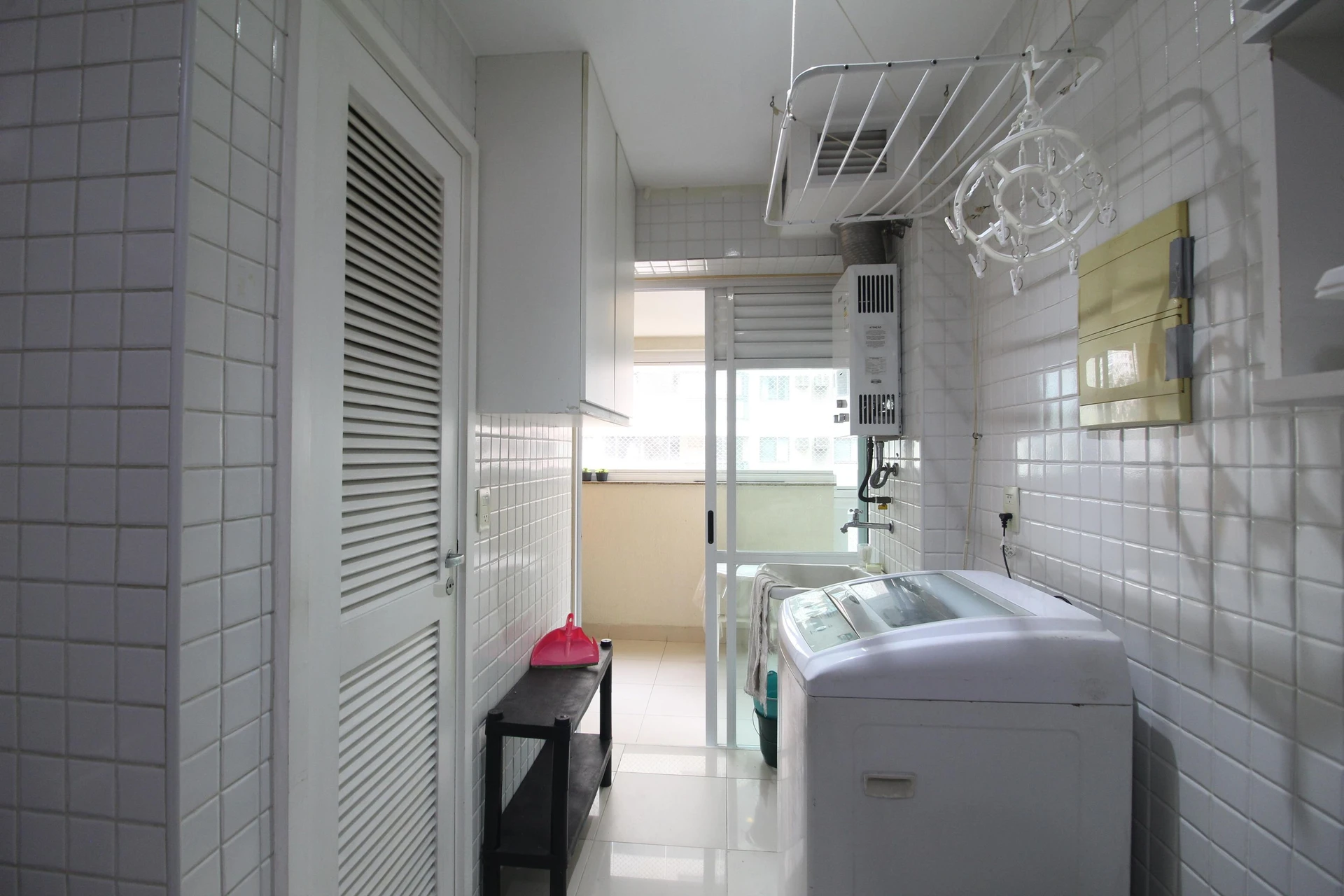 Furnished 3-bedroom apartment with 2 bathrooms — photo 8