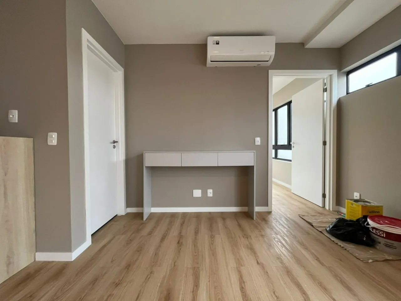 Apartamento de 1 dormitorio con cocina abierta y 58 m² — photo 19