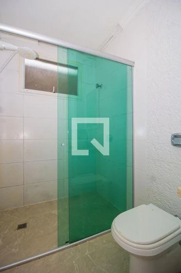 Casa con piso de madera o laminado en Curitiba — photo 9
