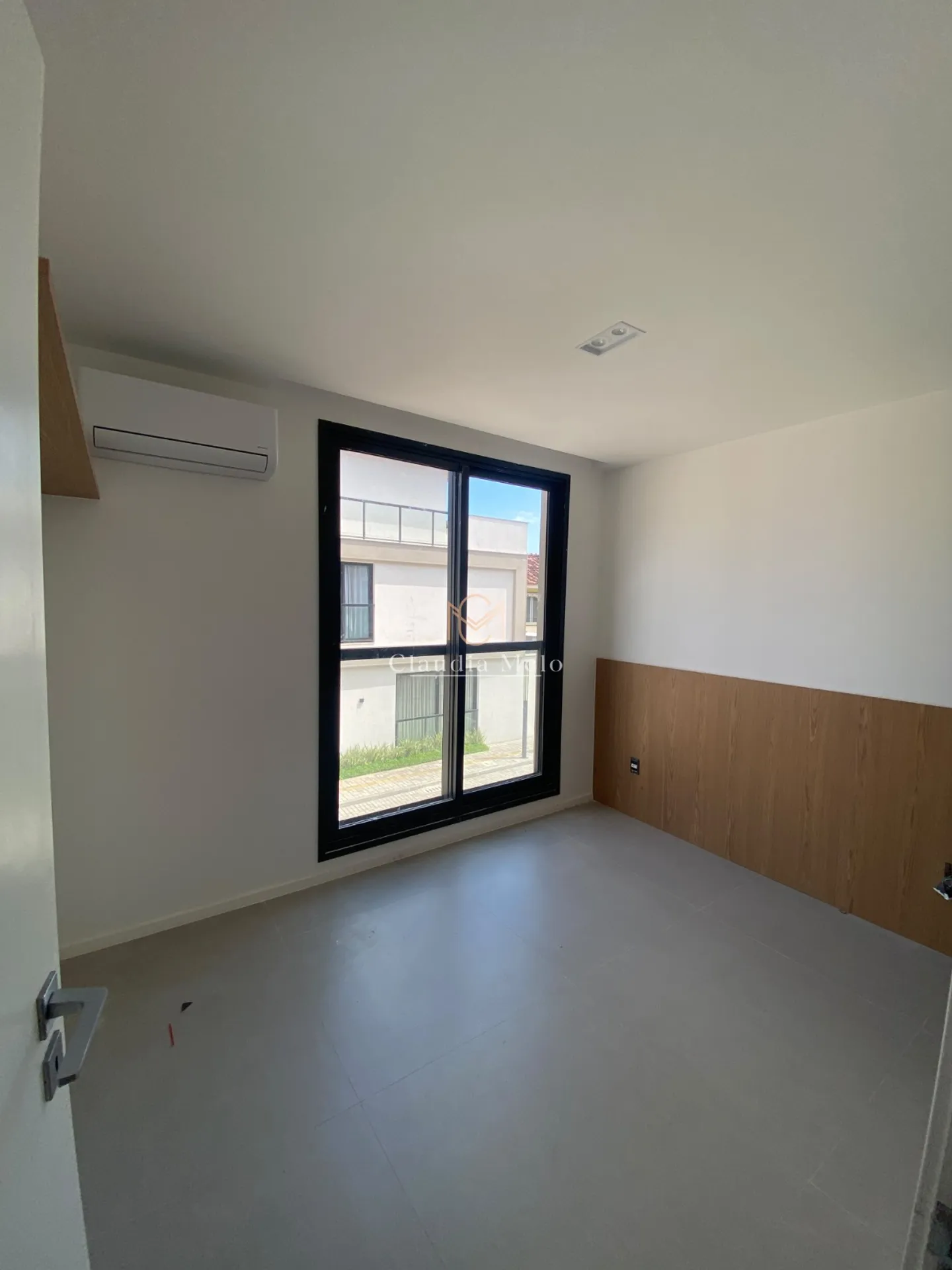360 m² house with 3 en-suite bedrooms and private garden — photo 14