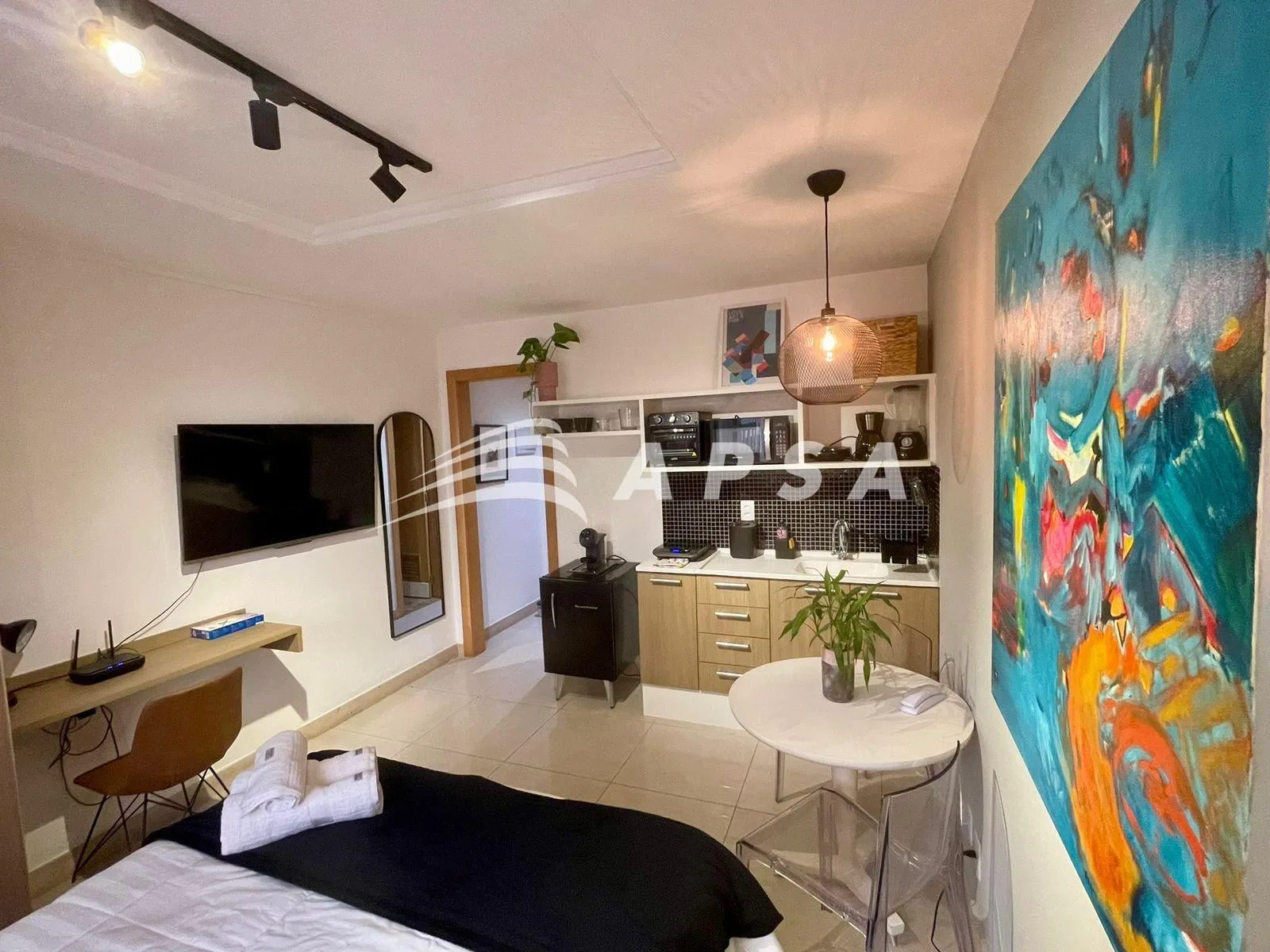 Студия 27 м² со стиральной машиной и панорамными окнами — photo 7
